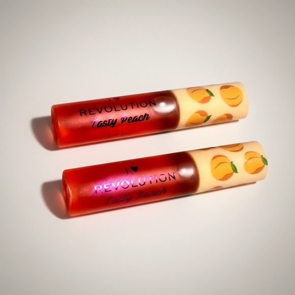 Revolution Tasty Peach Lip Oil - Picture 4 of 8